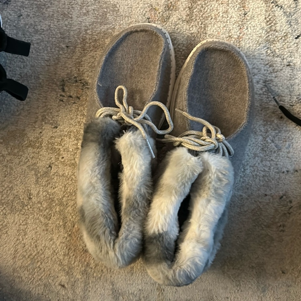Hey Dude gray moccasins